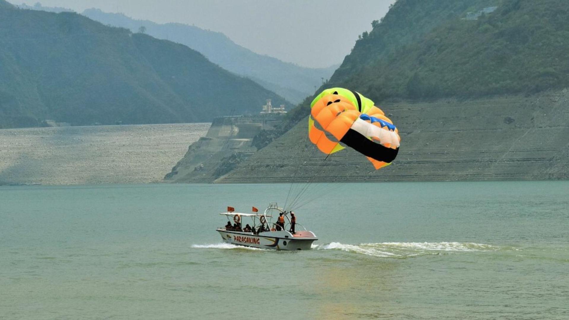 Haut Monde King'S Paradise Resort คานาตัล ภายนอก รูปภาพ